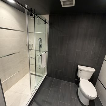 The Clancy Autograph Collection — Bathroom