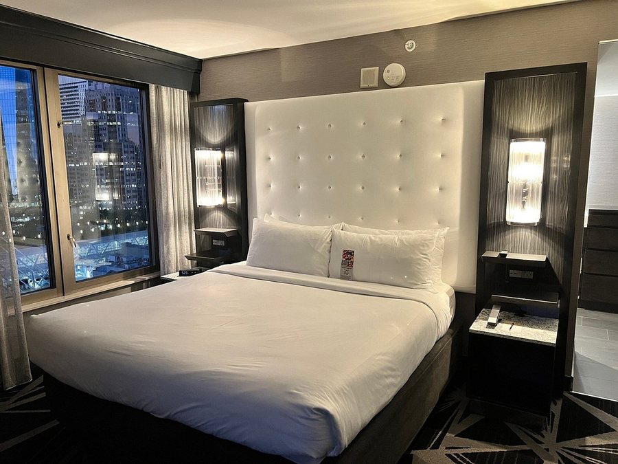 The Clancy Autograph Collection — Guest room