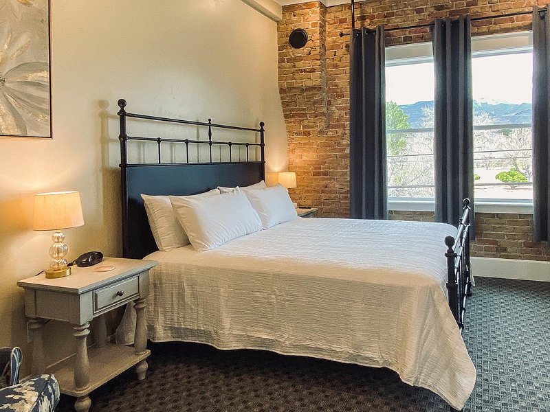 The Clarkdale Lodge — Guest room