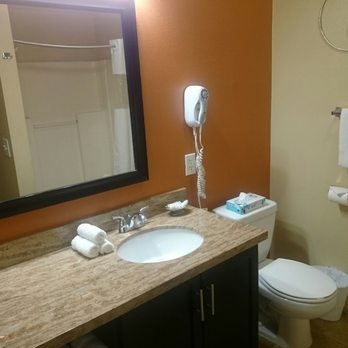 The Cliffs at Peace Canyon Las Vegas Nevada — Bathroom