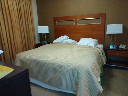 The Cliffs at Peace Canyon Las Vegas Nevada — Guest room
