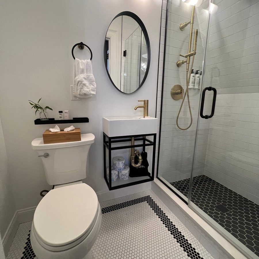 The Coach House — Bathroom