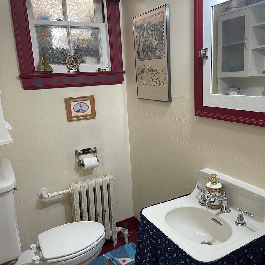 The Commander s Beach House — Bathroom