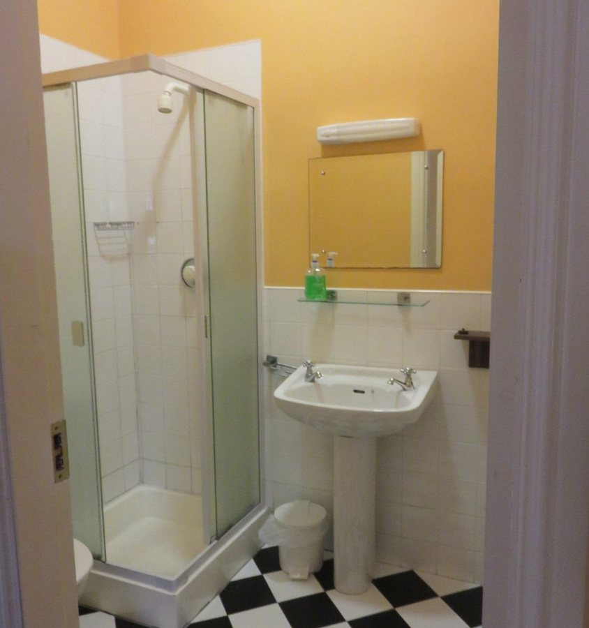 The Common Knowledge Centre — Bathroom