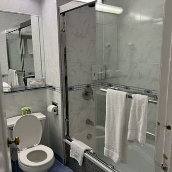 The Congress Plaza Hotel Convention Center — Bathroom