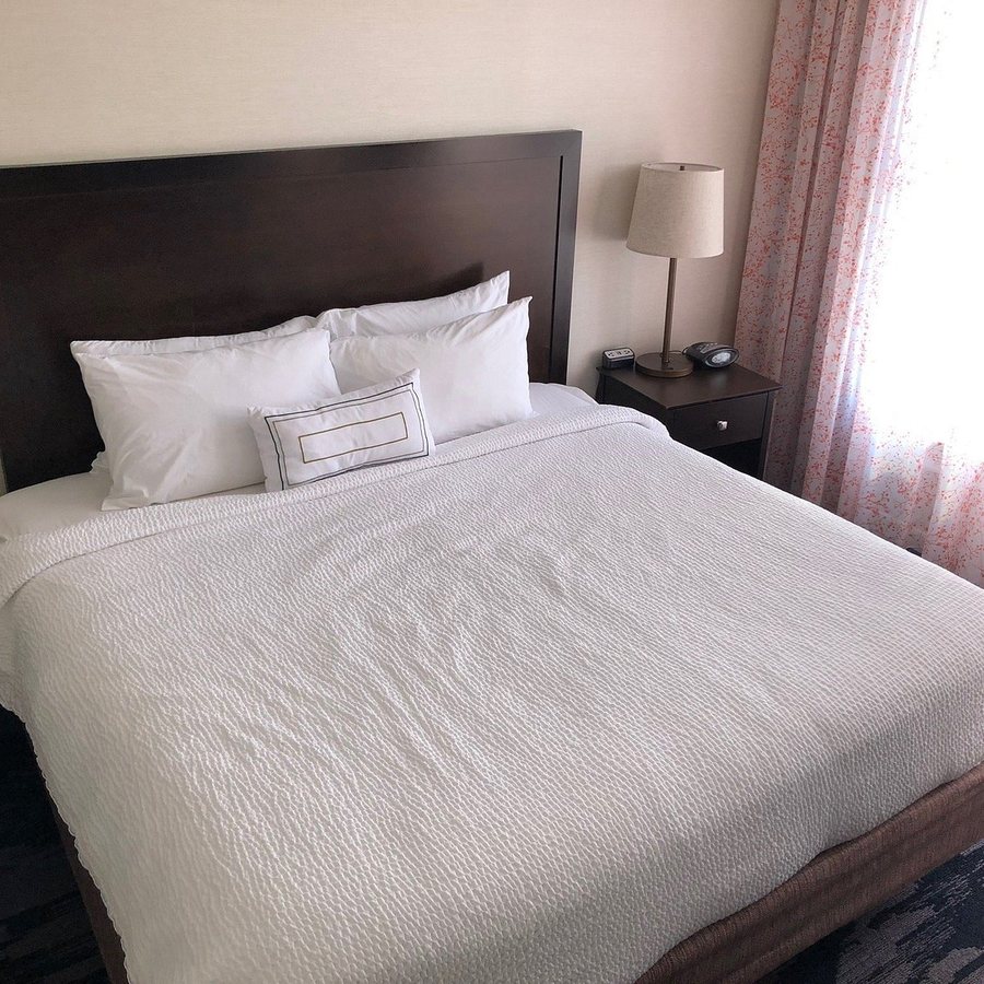 The Connally Hotel Downtown Atlanta an Ascend Collection Hotel — Guest room