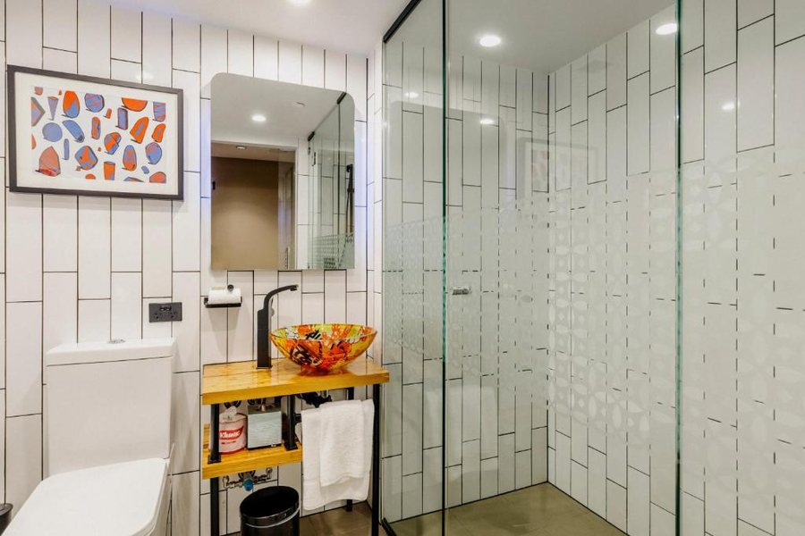 The Constance Hotel Fortitude Valley — Bathroom