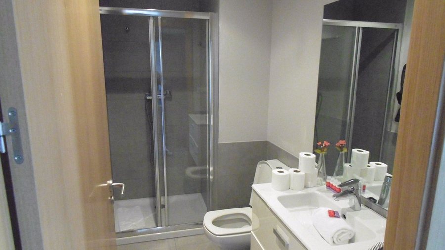 The Corner Apartments By Aspasios Barcelona Catalonia — Bathroom