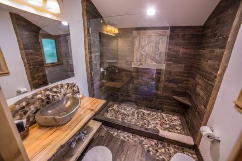 The Cottage Inn — Bathroom