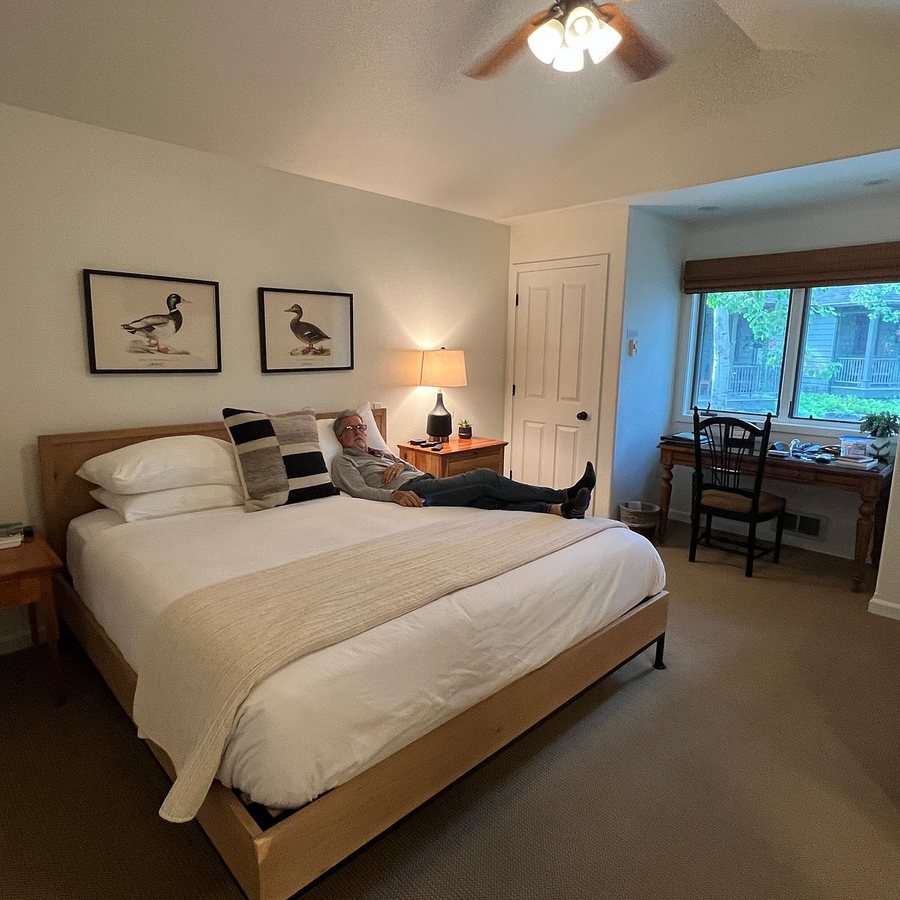 The Cottages At Bigfork — Guest room