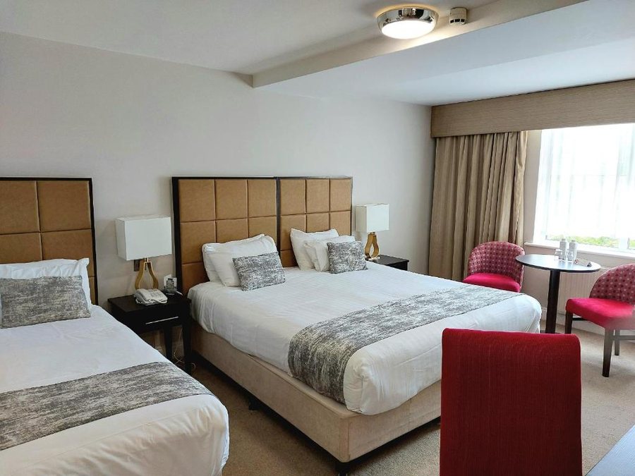 The Cottages Hotel — Guest room