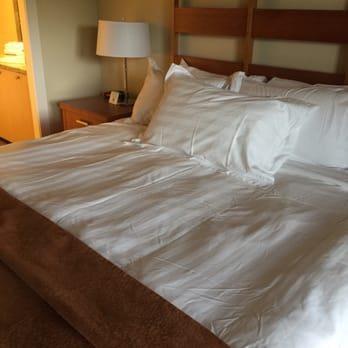 The Cove Lakeside Resort — Guest room