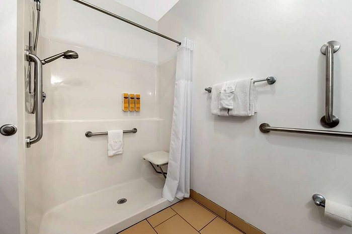 The Covered Bridge Inn — Bathroom