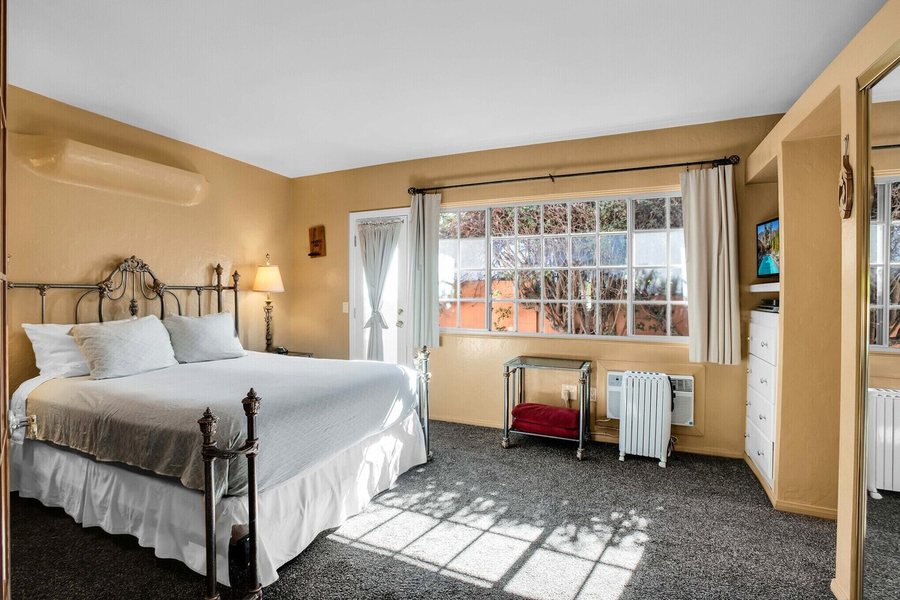 The Coyote Inn — Guest room