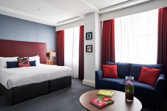 The Cumberland Hotel — Guest room
