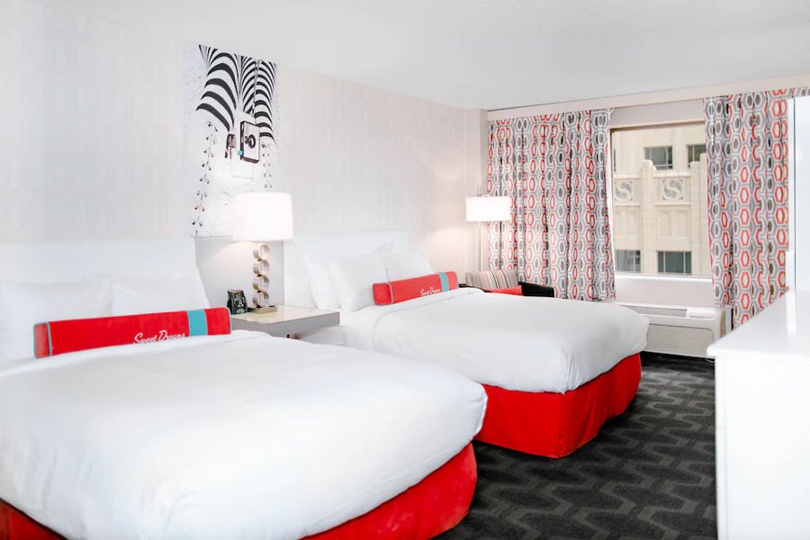 The Curtis Denver a DoubleTree by Hilton Hotel — Guest room