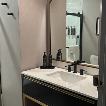 The Dagny Boston Boston Massachusetts — Bathroom