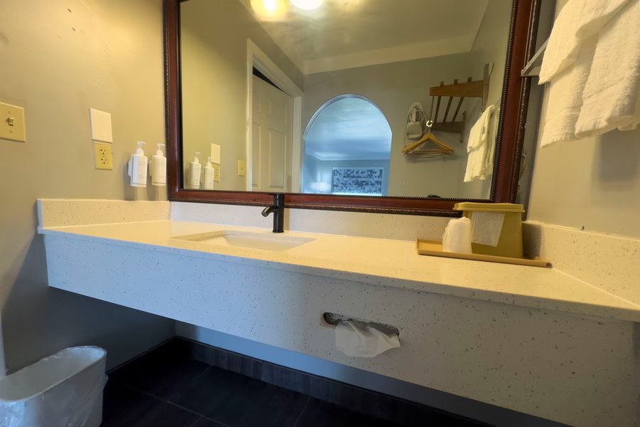 The Dilworth Inn — Bathroom