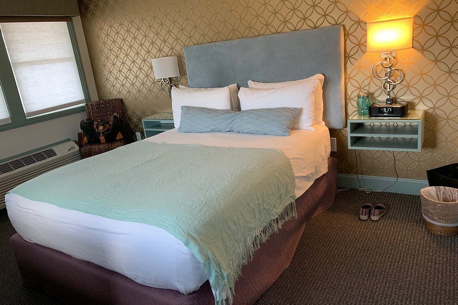 The Dockside Inn — Guest room