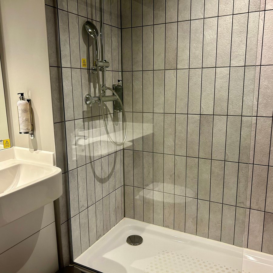 The Dorset Inn — Bathroom
