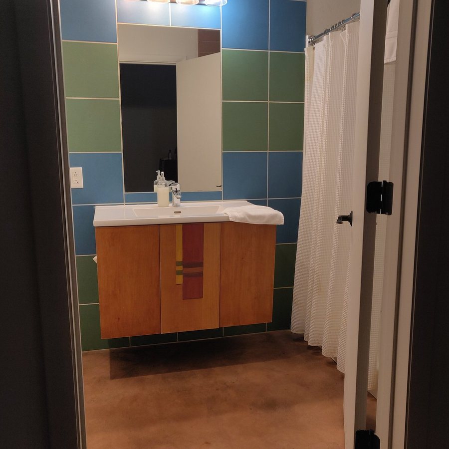 The Downtown Clifton — Bathroom