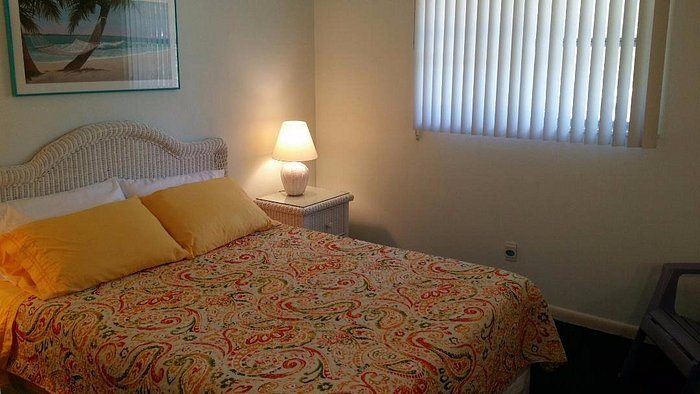 The Driftwood Inn — Guest room