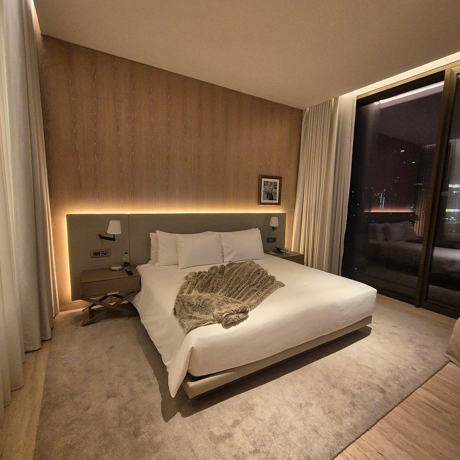 The Dubai EDITION — Guest room