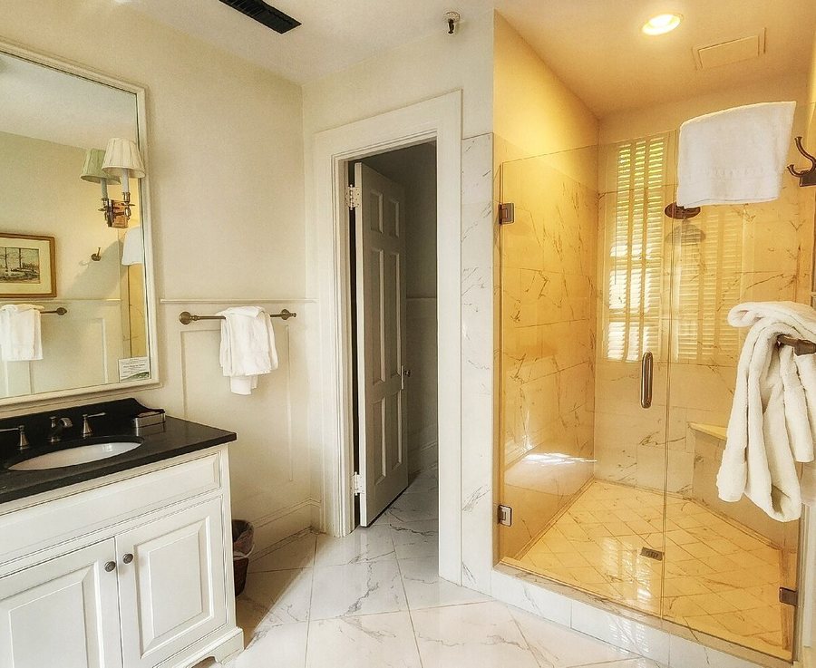 The Duke Mansion — Bathroom