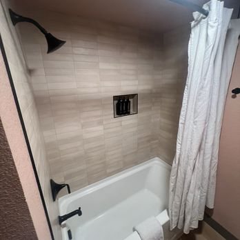 The Dunes Hotel Palm Springs — Bathroom
