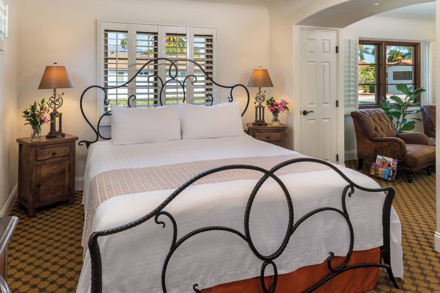 The Eagle Inn — Guest room