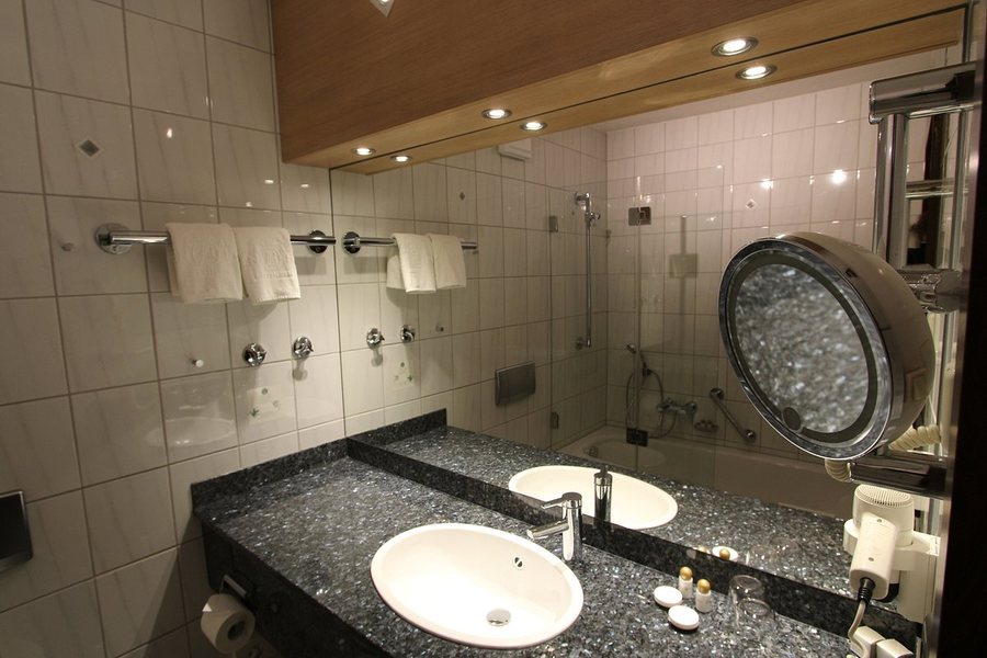 The Eden — Bathroom