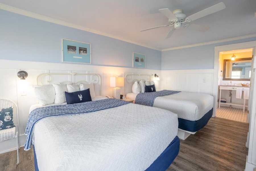 The Edgewater — Guest room