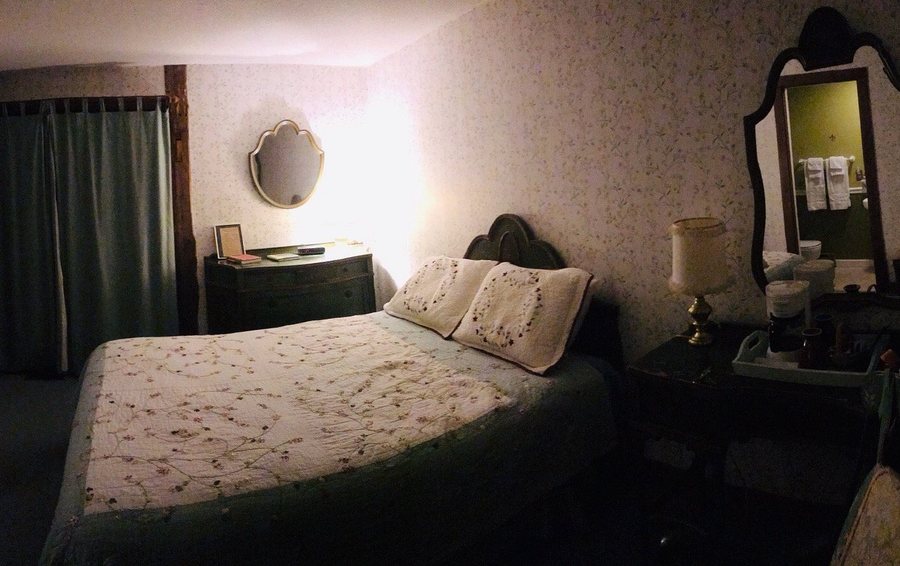 The Elm City Carriage Barn Bed Breakfast — Guest room