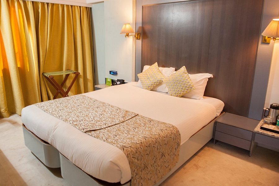 The Emerald Hotel Executive Apartments — Guest room