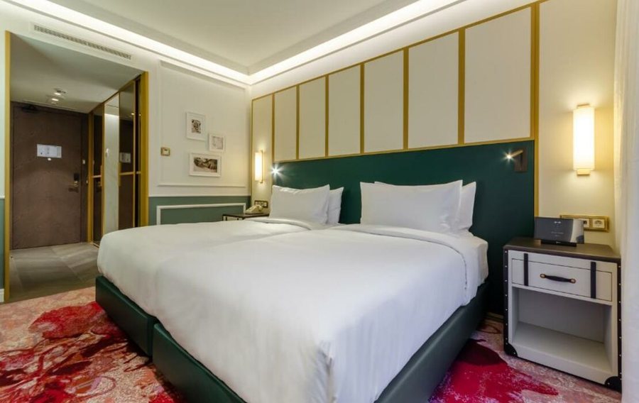 The Emerald House Lisbon Curio Collection By Hilton — Guest room