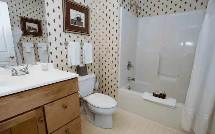 The Essex Resort Spa — Bathroom