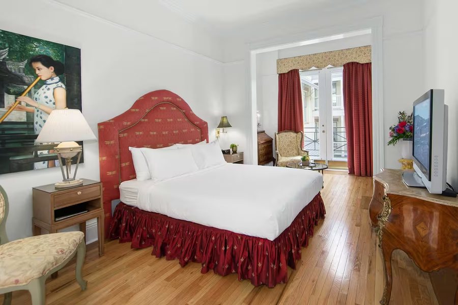 The Fairmount Hotel — Guest room