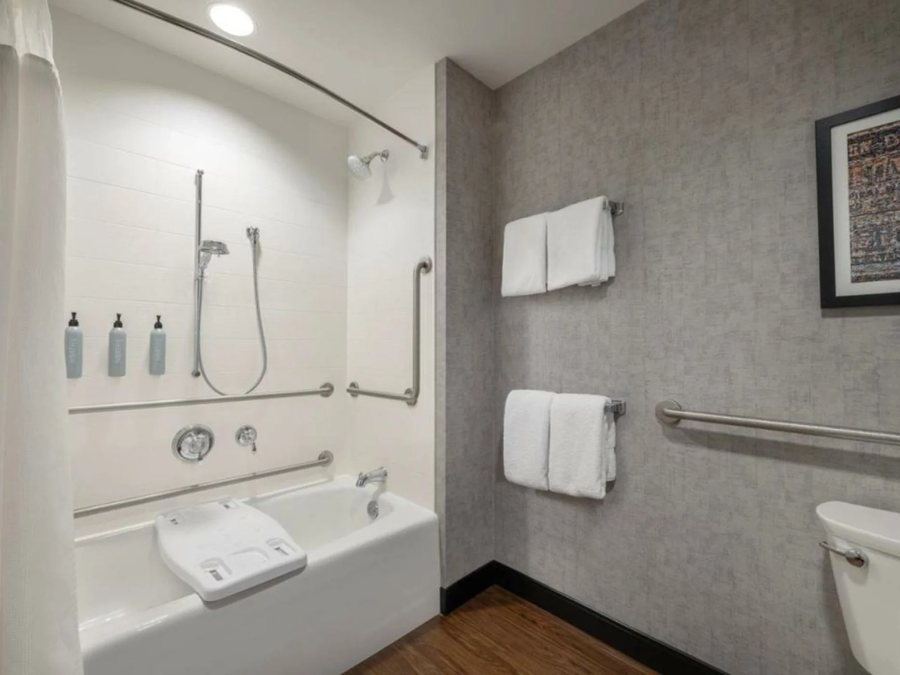 The Farrington Inn — Bathroom