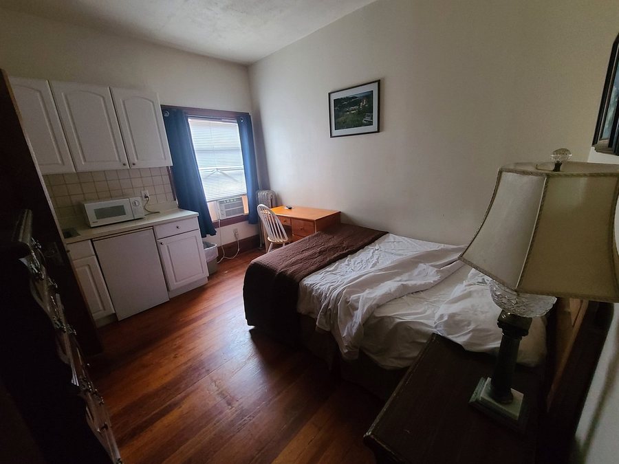 The Farrington Inn — Guest room