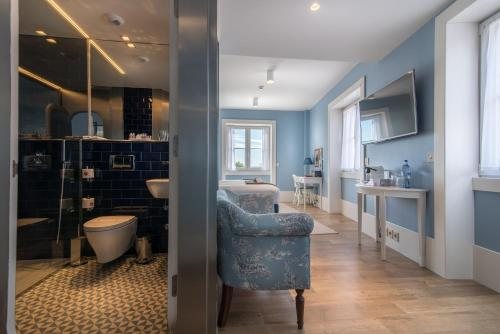 The Felix 10 Boutique B B — Bathroom