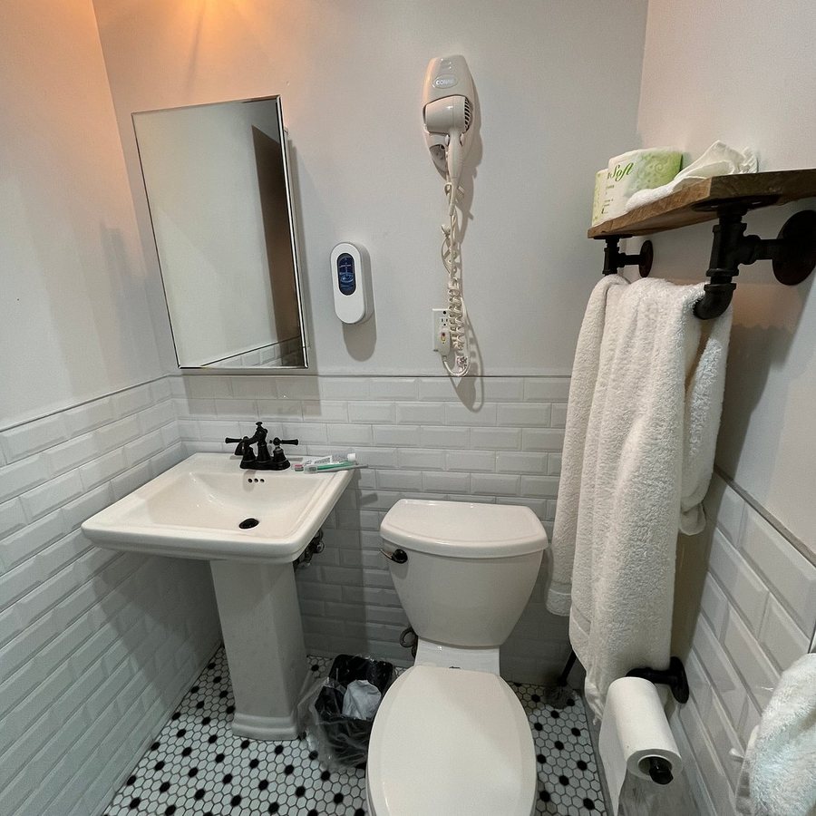 The FIDI Hotel — Bathroom