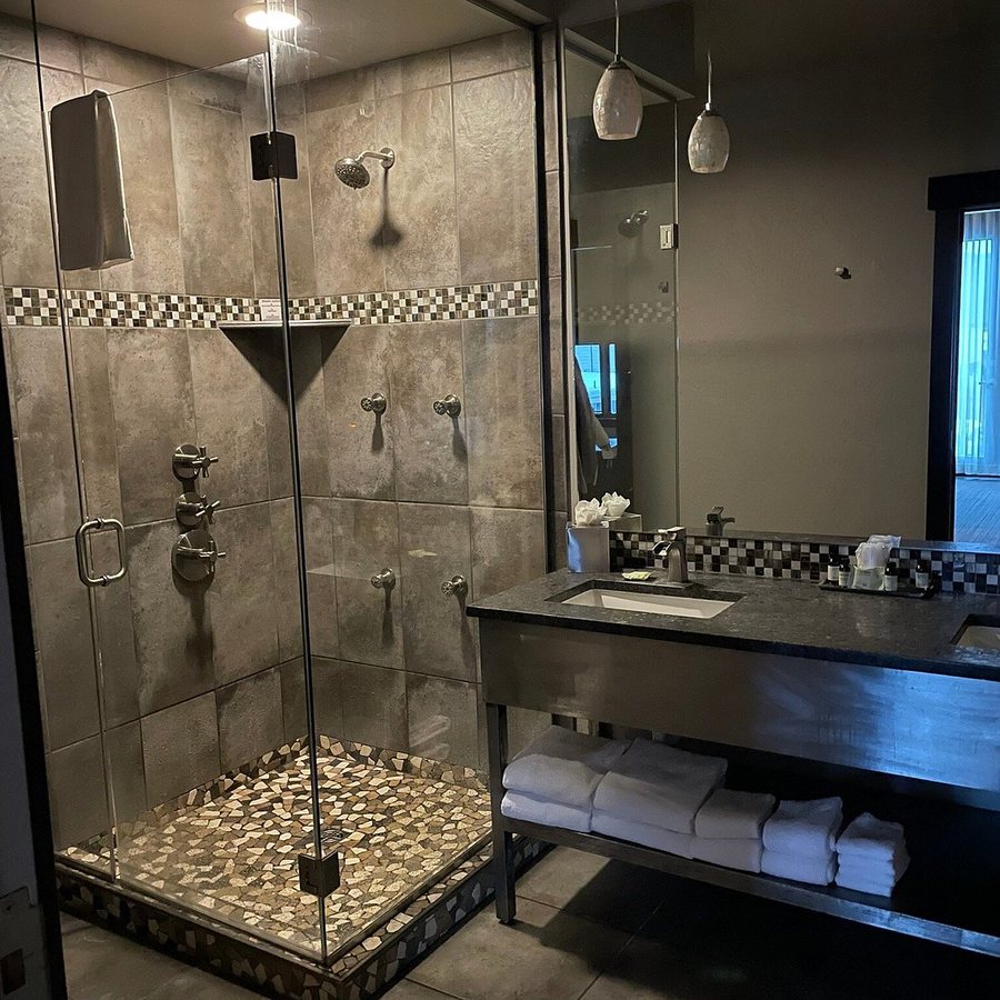 The Firebrand Hotel — Bathroom