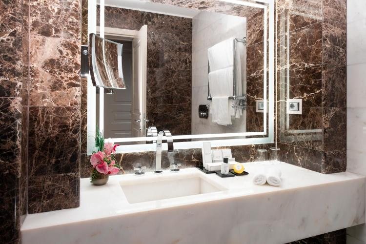The First Arte Rome by The Pavilions — Bathroom