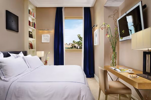 The First Roma Dolce — Guest room