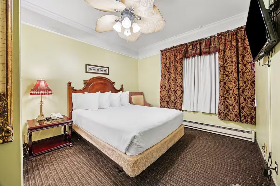 The Fitzgerald Hotel — Guest room
