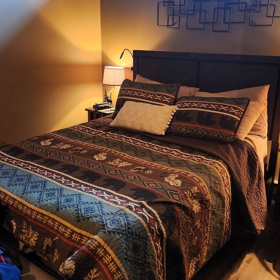 The Flagstaff Lodge — Guest room