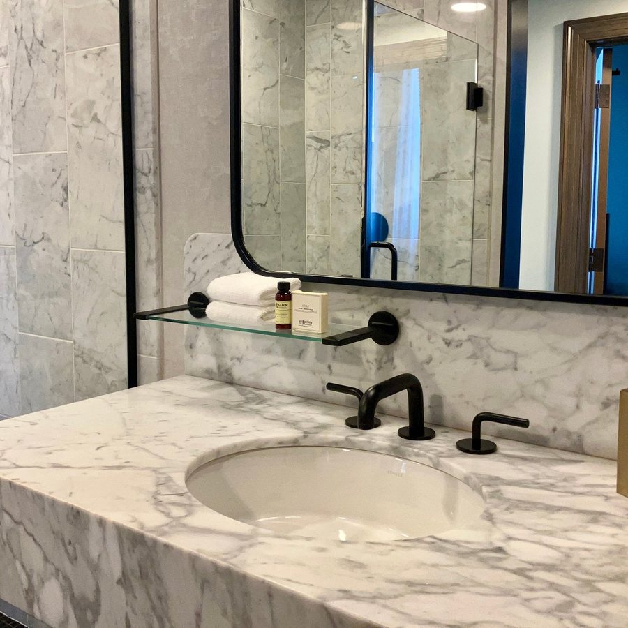 The Fontaine Kansas City Missouri — Bathroom