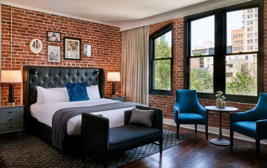 The Foundry Hotel Asheville Curio Collection By Hilton Asheville North Carolina — Guest room