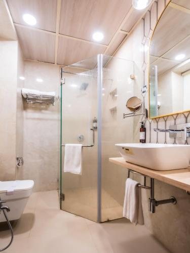 The Fountain Inn Fort — Bathroom