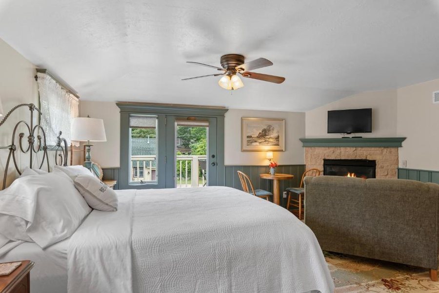 The Foxglove Inn — Guest room